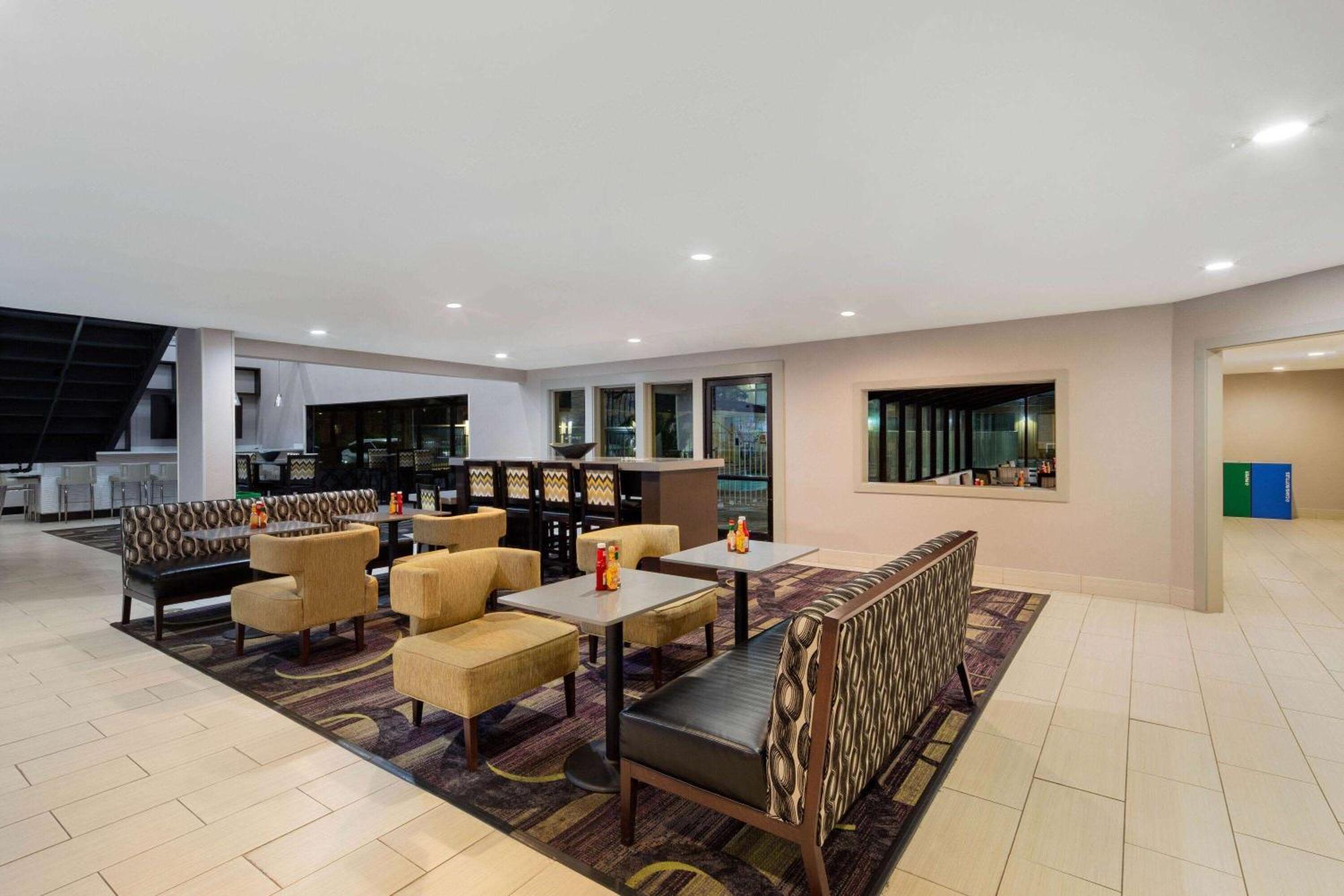 La Quinta By Wyndham Oakland - Hayward Hotell Eksteriør bilde