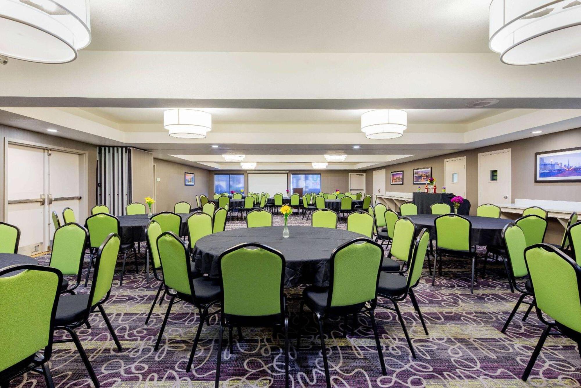 La Quinta By Wyndham Oakland - Hayward Hotell Eksteriør bilde